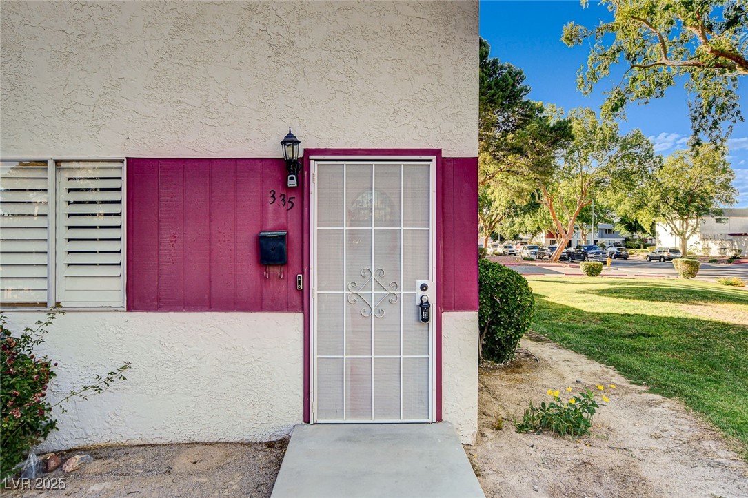 335 Greenbriar Townhouse Way Property Photo 38