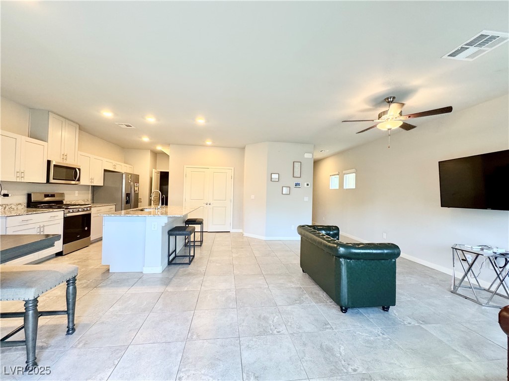 7848 Pink Opal Avenue Property Photo 4