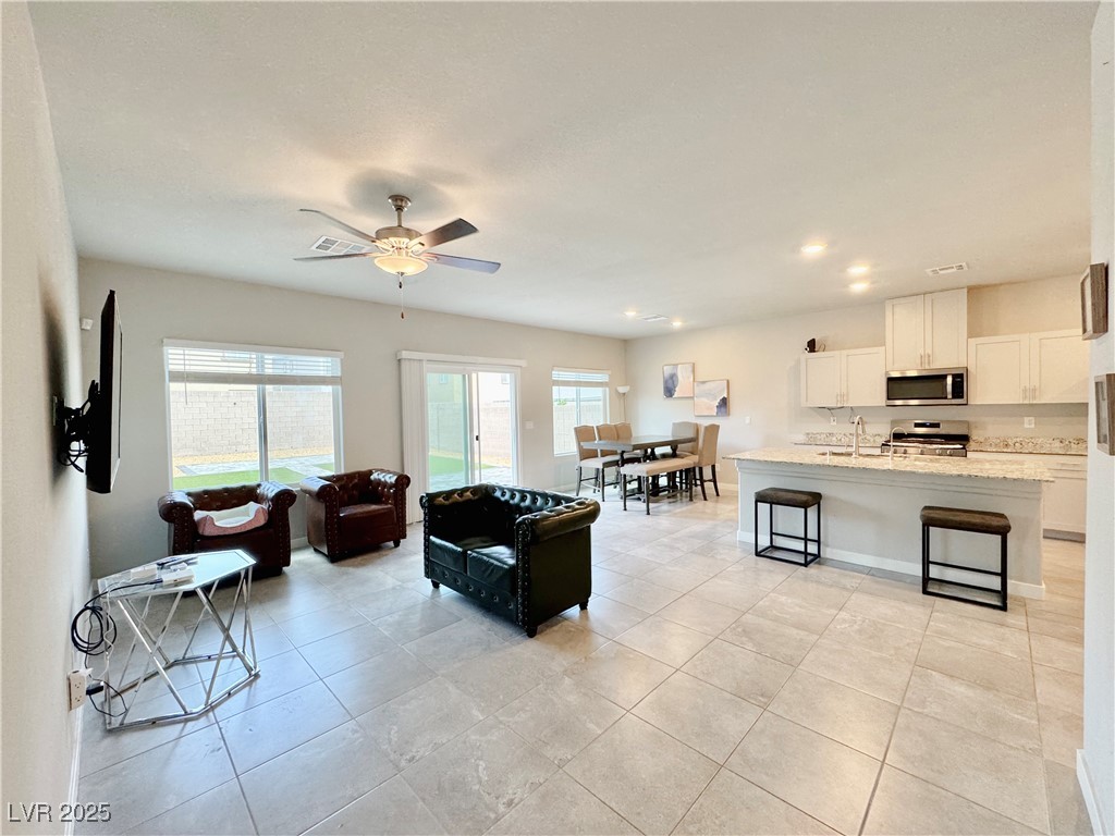 7848 Pink Opal Avenue Property Photo 5