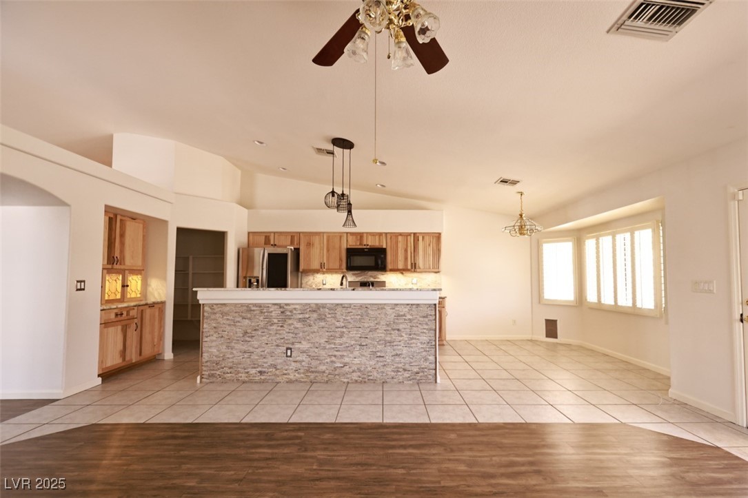 6016 Bungalow Bay Street Property Photo 5