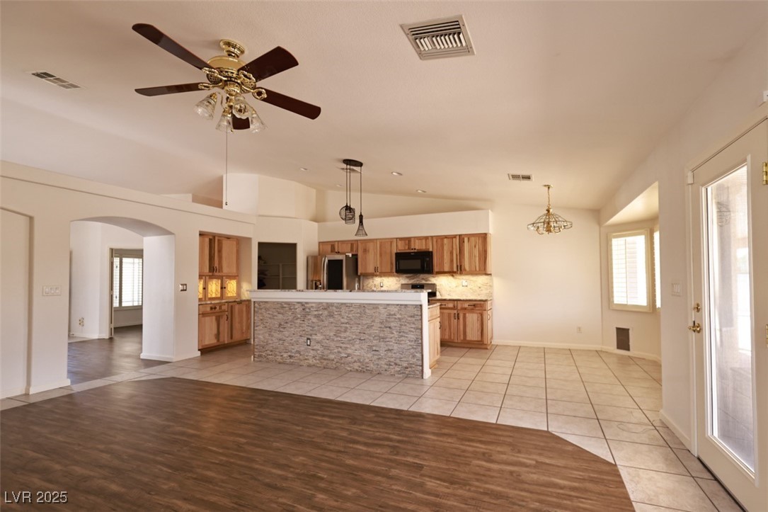 6016 Bungalow Bay Street Property Photo 6
