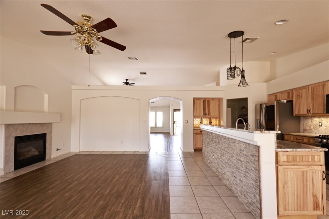 6016 Bungalow Bay Street Property Photo 8