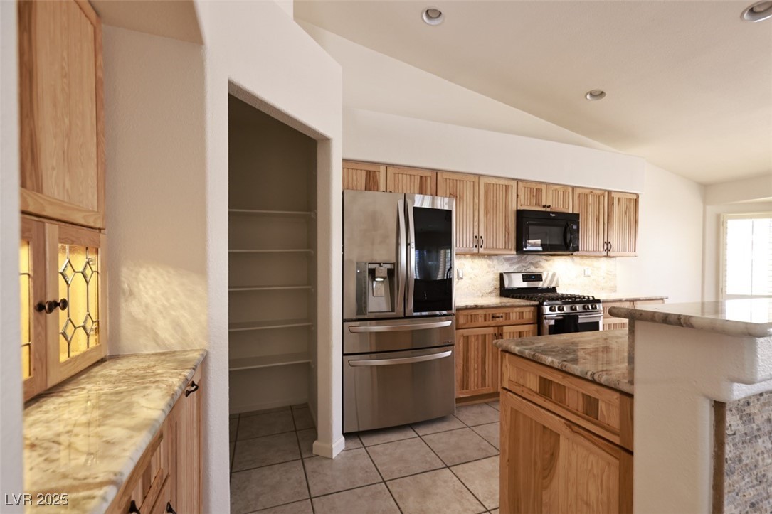 6016 Bungalow Bay Street Property Photo 9