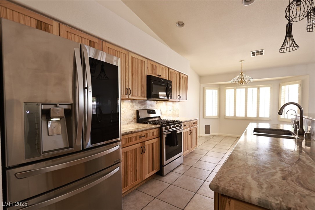 6016 Bungalow Bay Street Property Photo 11