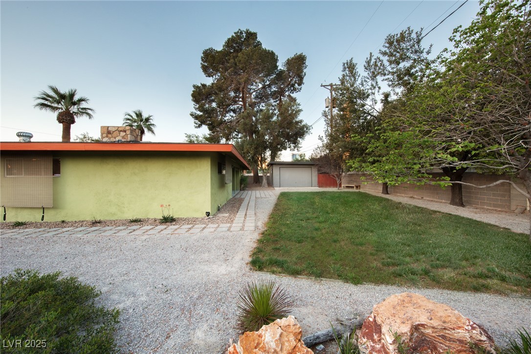 1608 Houssels Avenue Property Photo 25
