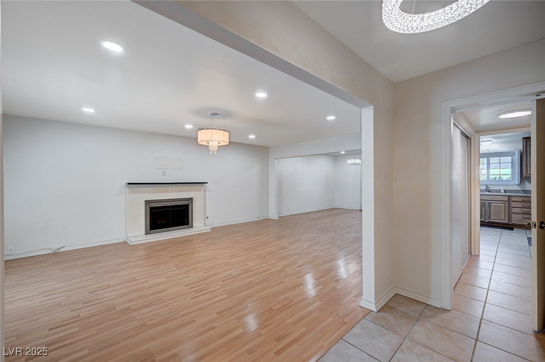 578 Tam O Shanter Property Photo 6