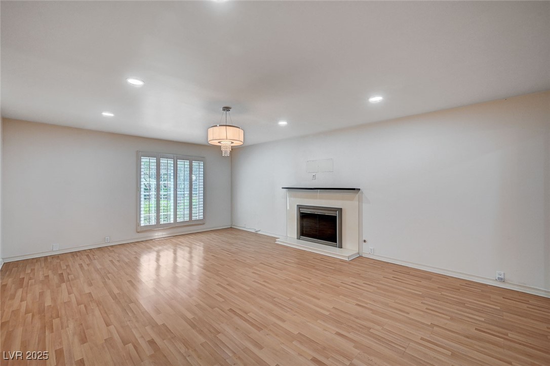 578 Tam O Shanter Property Photo 9