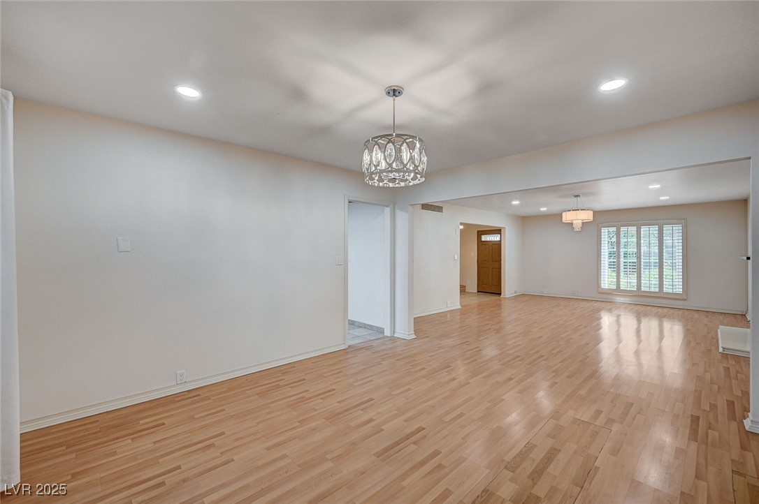 578 Tam O Shanter Property Photo 12