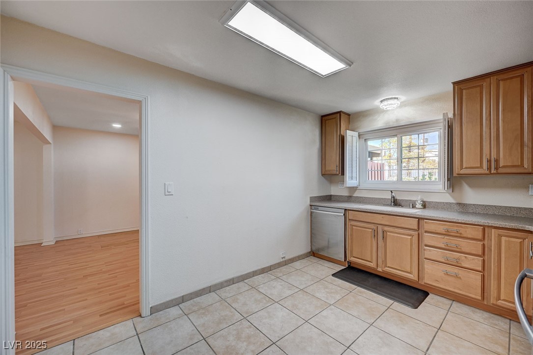 578 Tam O Shanter Property Photo 14