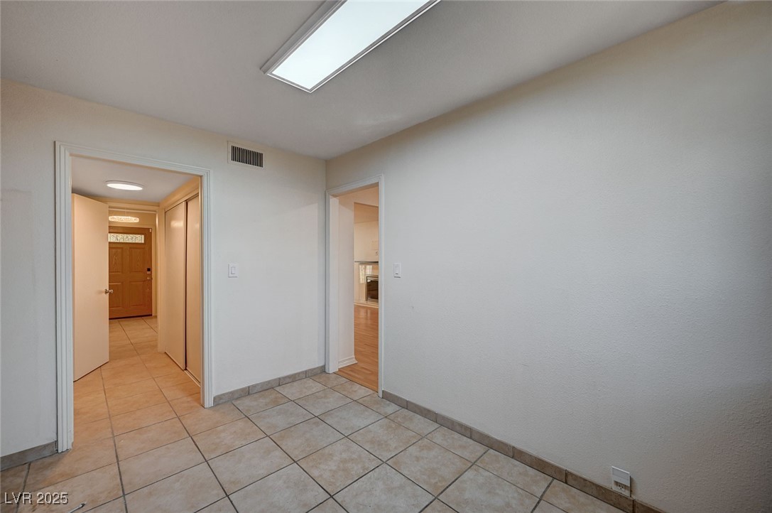 578 Tam O Shanter Property Photo 15