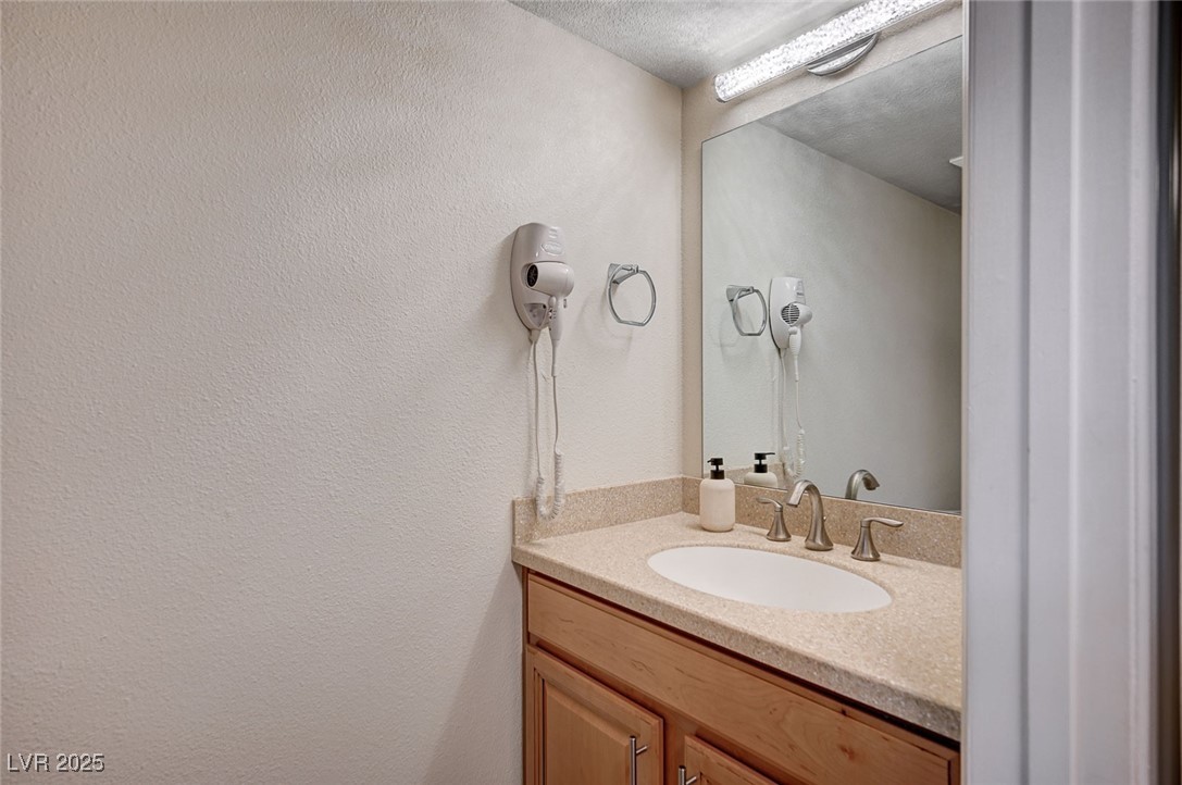 578 Tam O Shanter Property Photo 18
