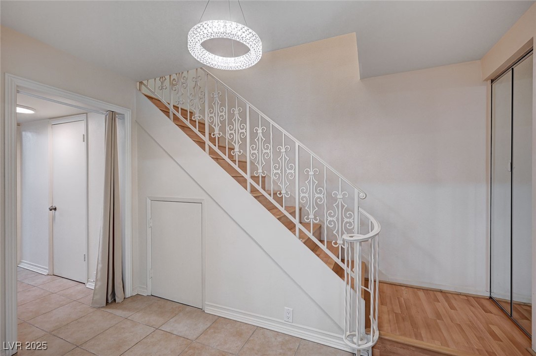 578 Tam O Shanter Property Photo 19