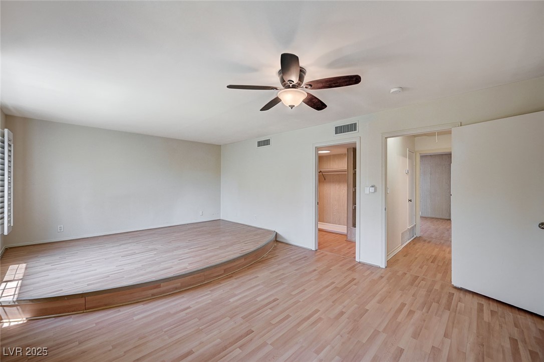 578 Tam O Shanter Property Photo 21