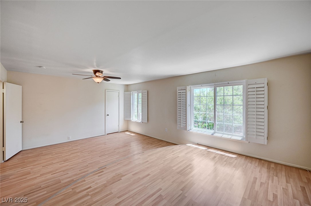 578 Tam O Shanter Property Photo 23