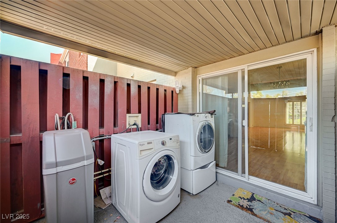 578 Tam O Shanter Property Photo 34