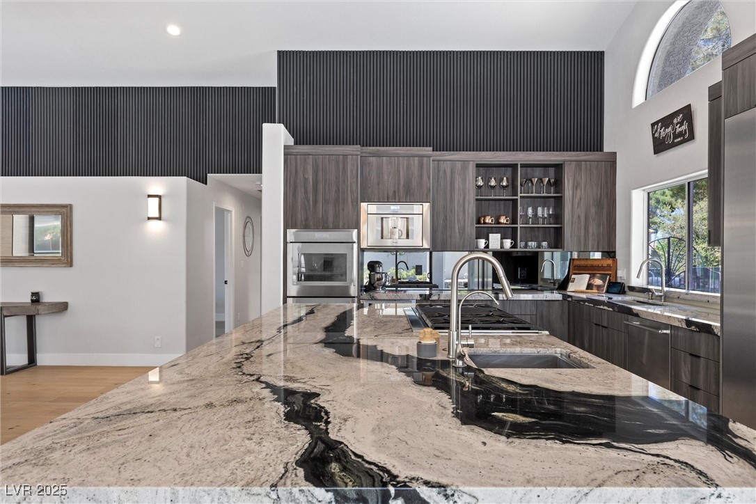 2268 Buckingham Court Property Photo 4