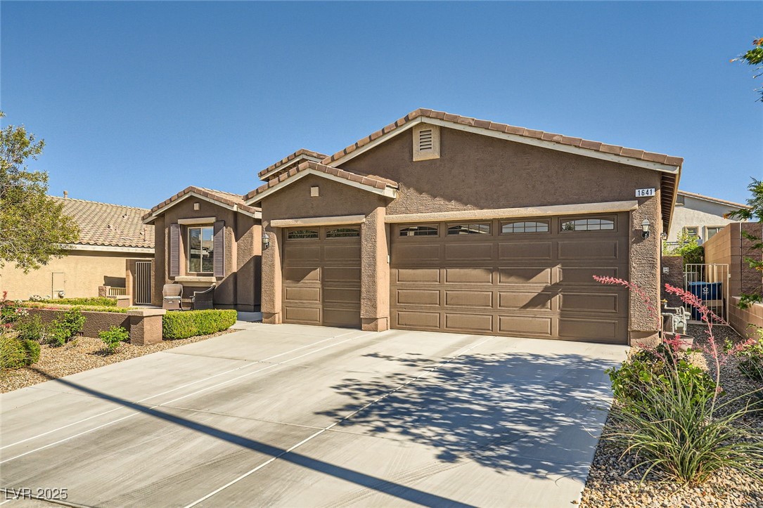 1641 Blue Cliffs Avenue Property Photo