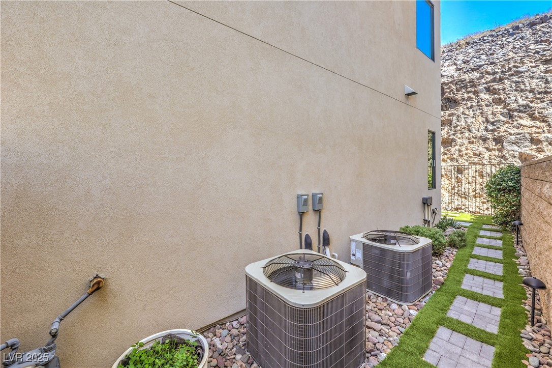 414 Tranquil Peak Court Property Photo 46