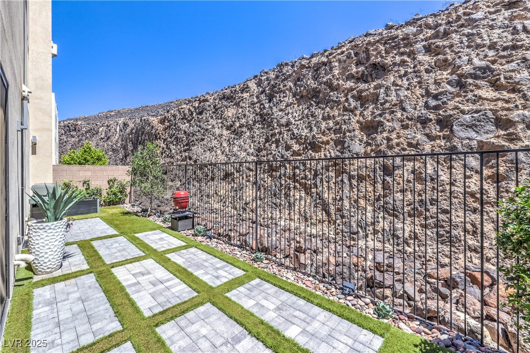 414 Tranquil Peak Court Property Photo 47
