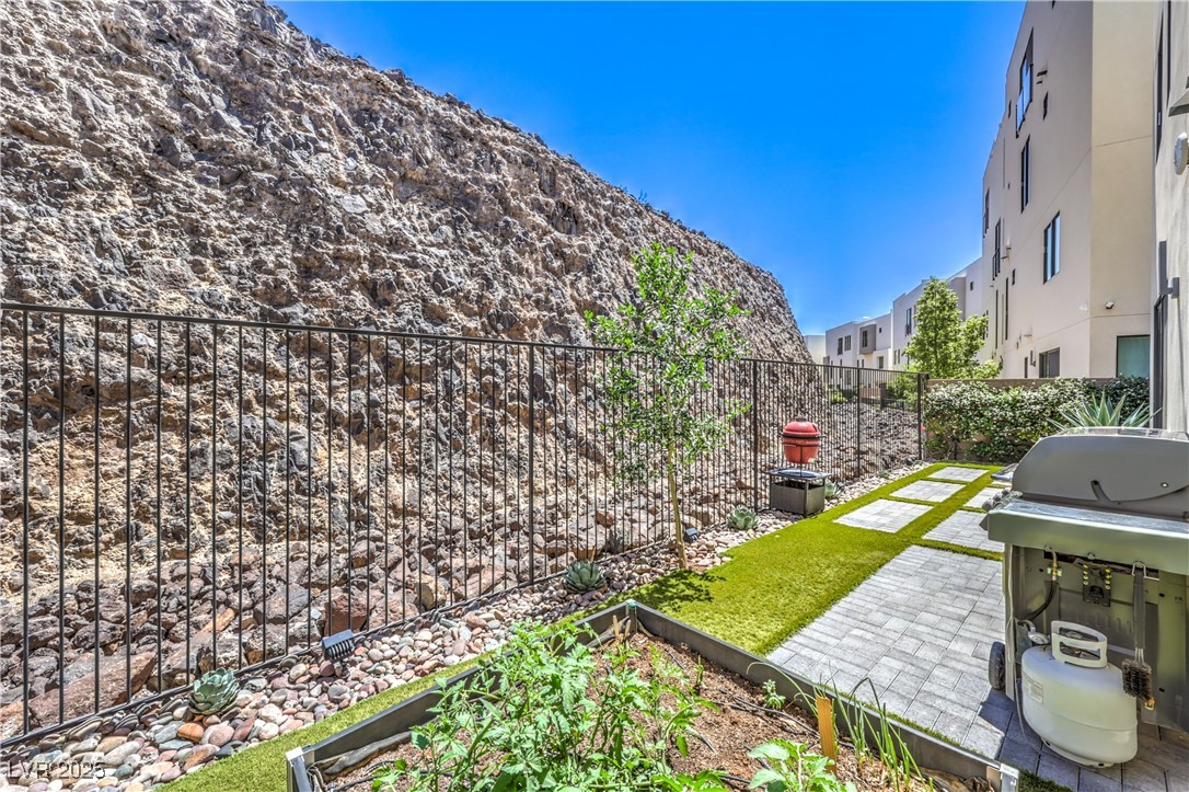 414 Tranquil Peak Court Property Photo 48
