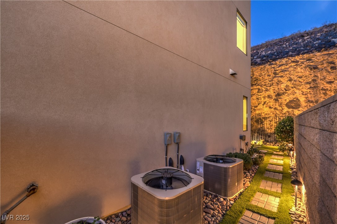 414 Tranquil Peak Court Property Photo 71