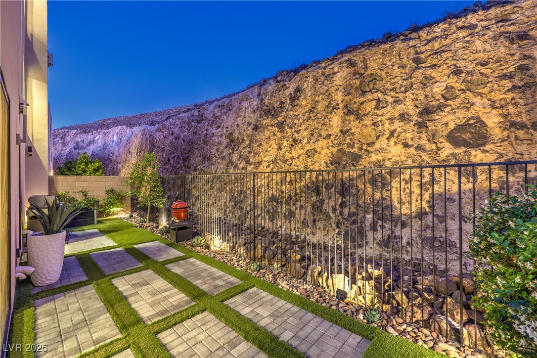 414 Tranquil Peak Court Property Photo 72