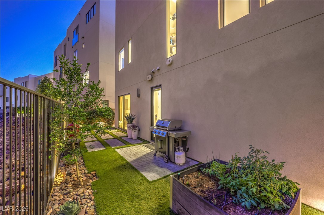 414 Tranquil Peak Court Property Photo 74