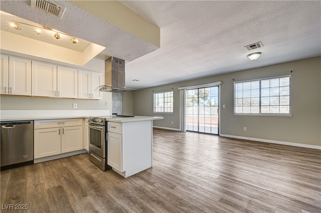 1620 Yellow Rose Street Property Photo