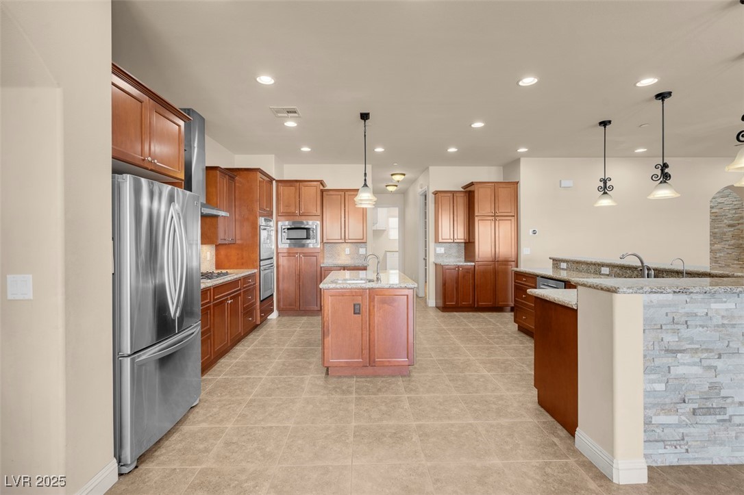 7668 Friendly Breeze Court Property Photo 5