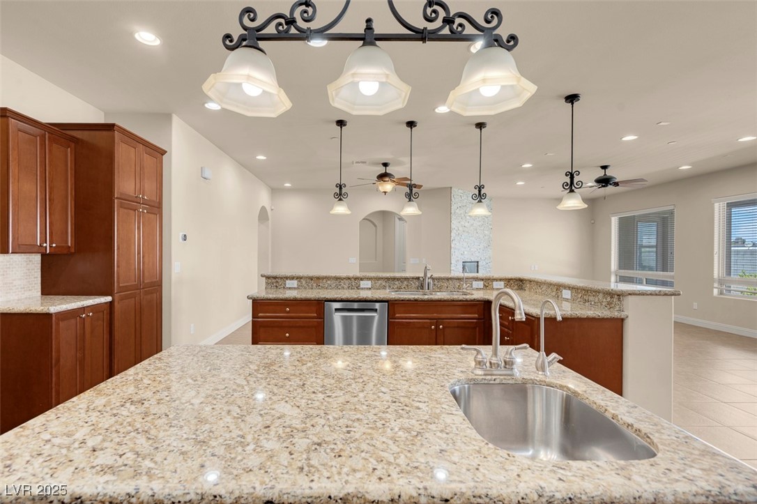 7668 Friendly Breeze Court Property Photo 8