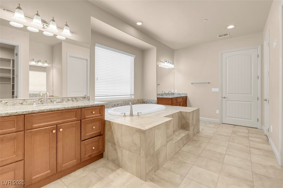7668 Friendly Breeze Court Property Photo 19