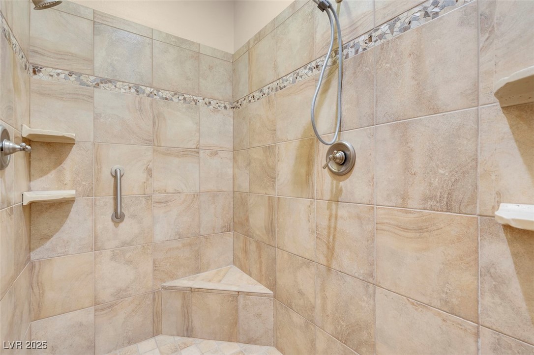 7668 Friendly Breeze Court Property Photo 20