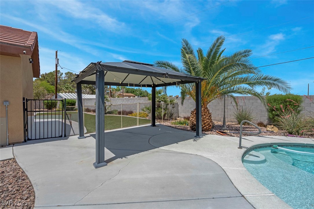 7668 Friendly Breeze Court Property Photo 48