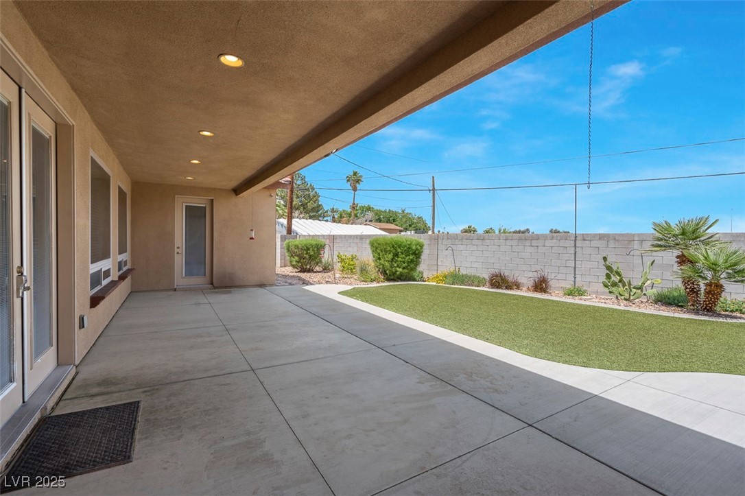7668 Friendly Breeze Court Property Photo 51