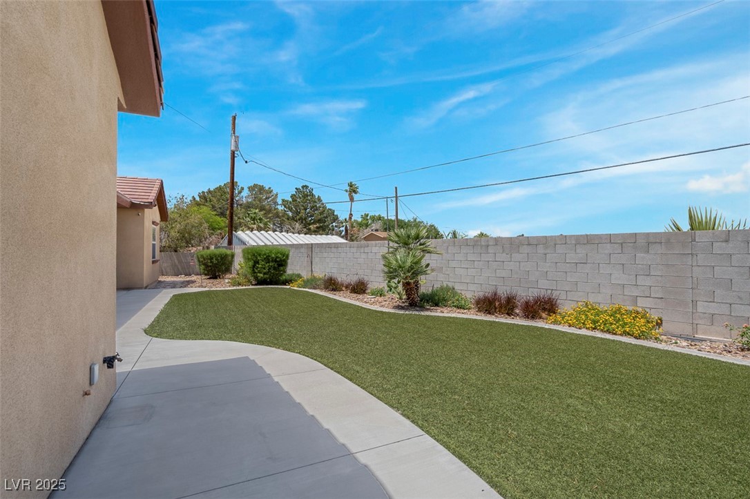 7668 Friendly Breeze Court Property Photo 55