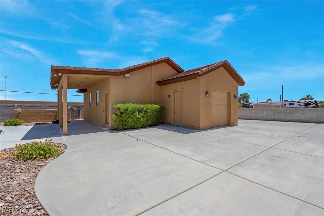 7668 Friendly Breeze Court Property Photo 57