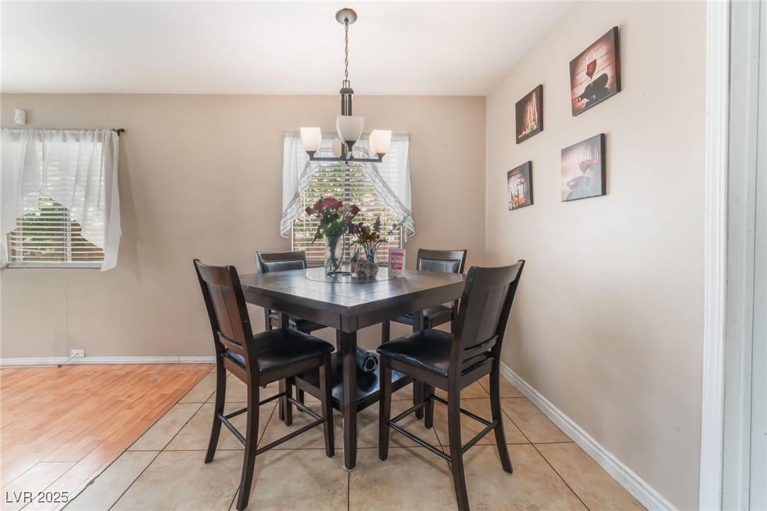 5804 Apple Valley Lane Property Photo 6