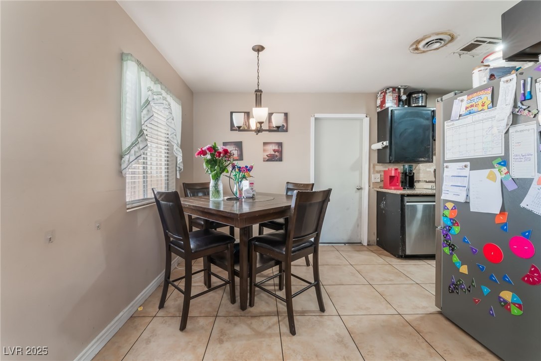 5804 Apple Valley Lane Property Photo 7