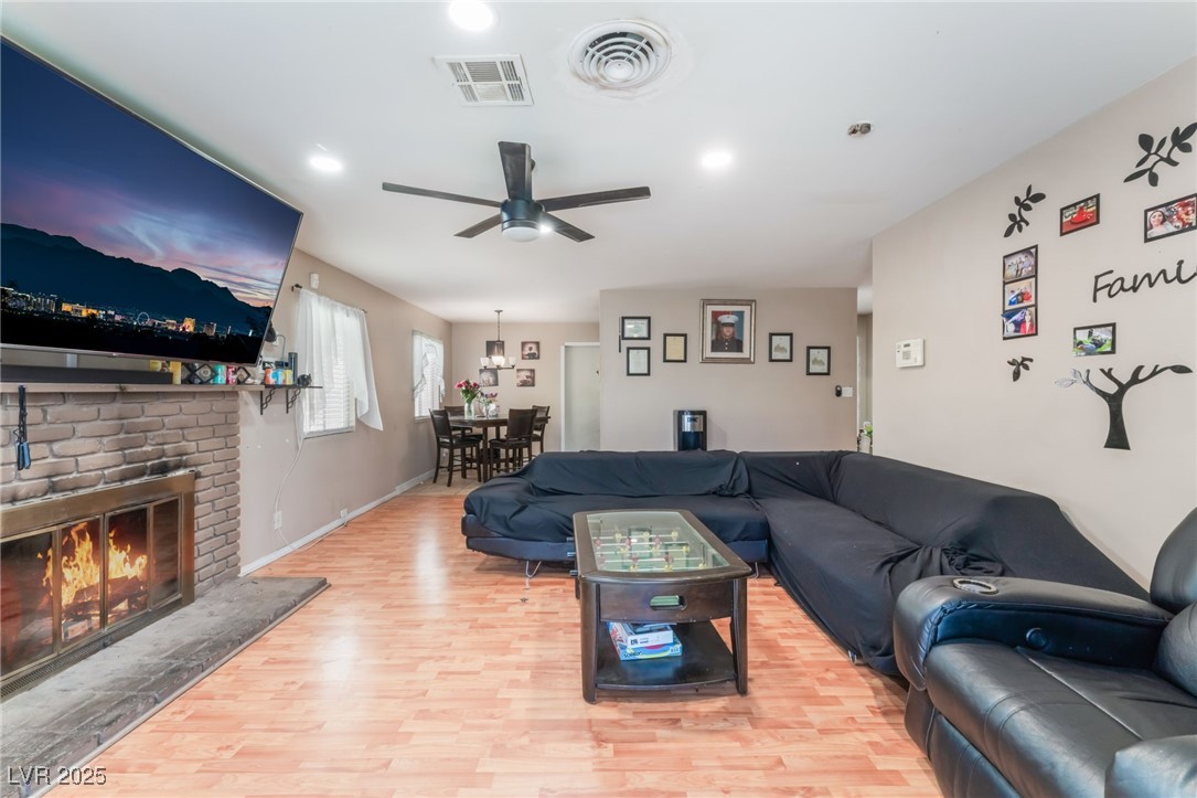 5804 Apple Valley Lane Property Photo 9