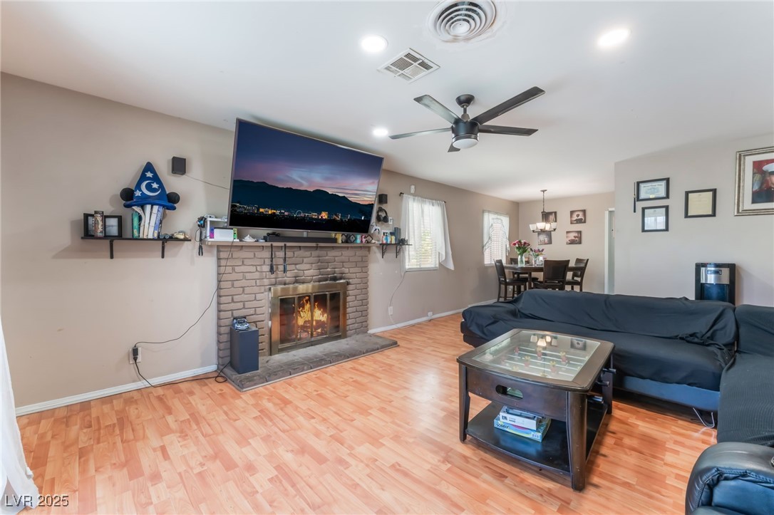 5804 Apple Valley Lane Property Photo 10