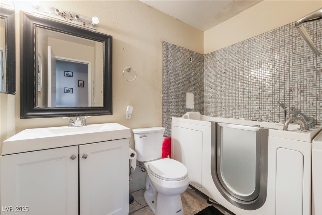 5804 Apple Valley Lane Property Photo 24