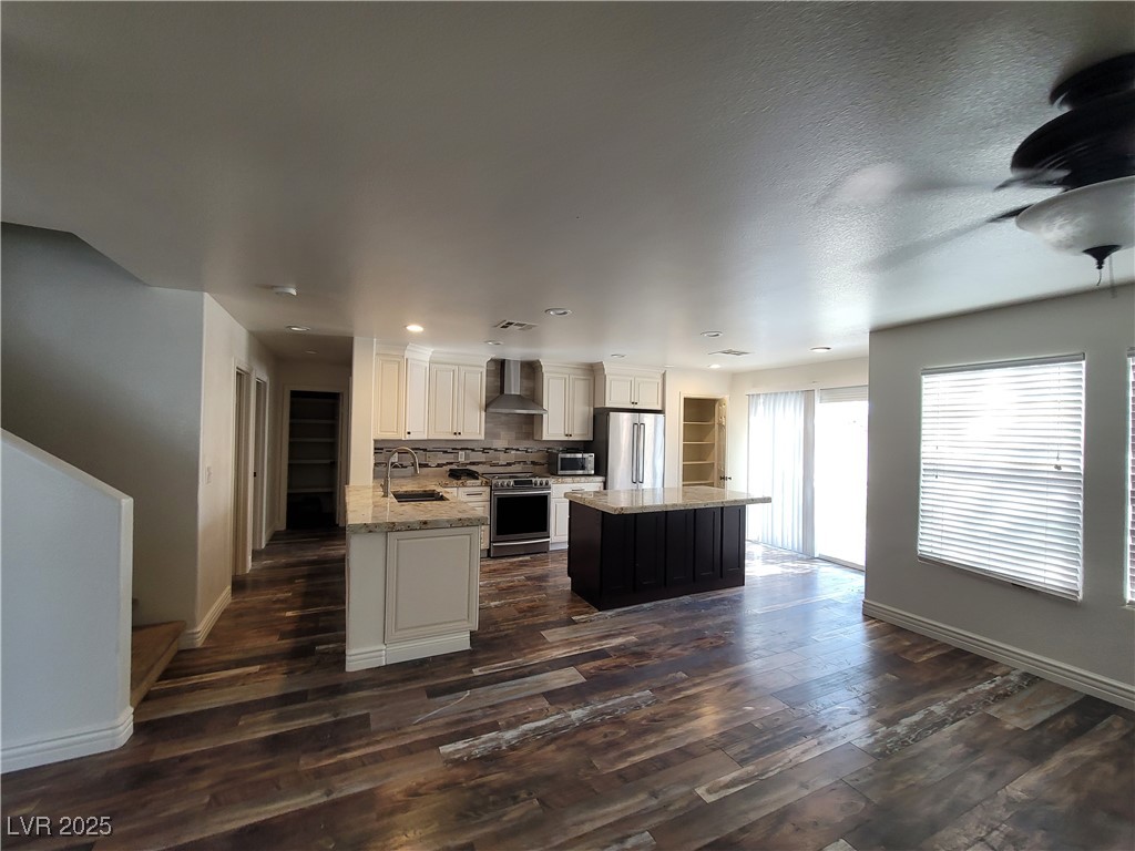 10799 Flame Vine Court Property Photo 26