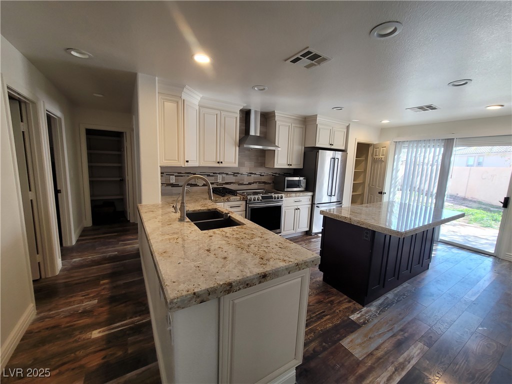 10799 Flame Vine Court Property Photo 28