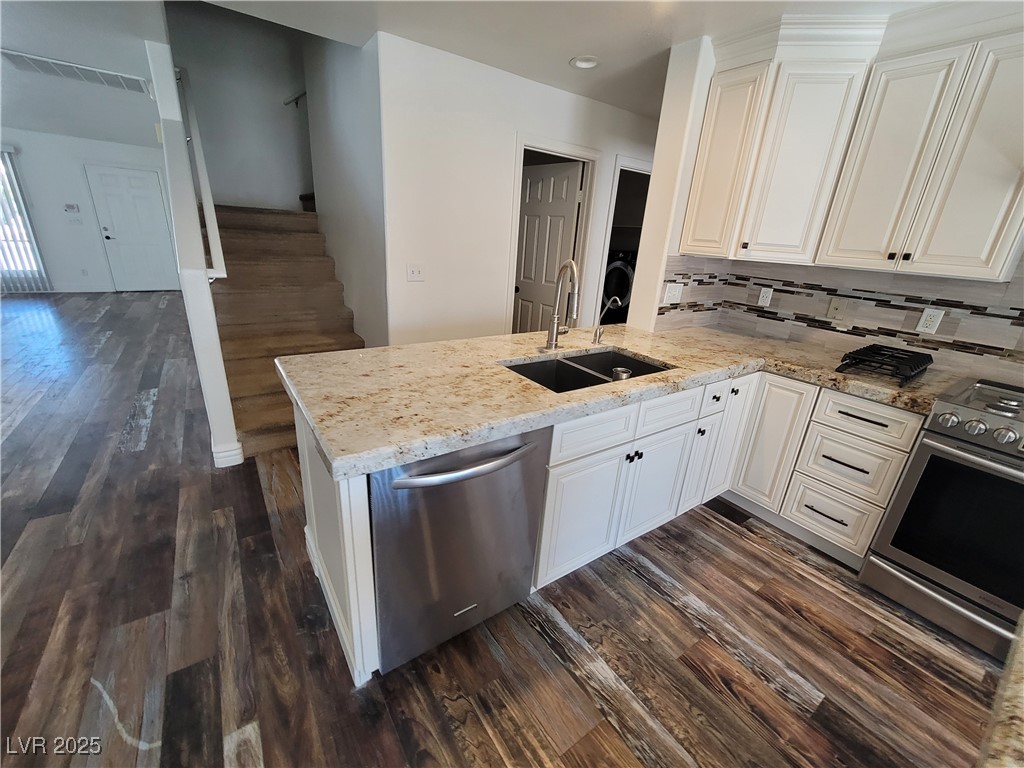 10799 Flame Vine Court Property Photo 29