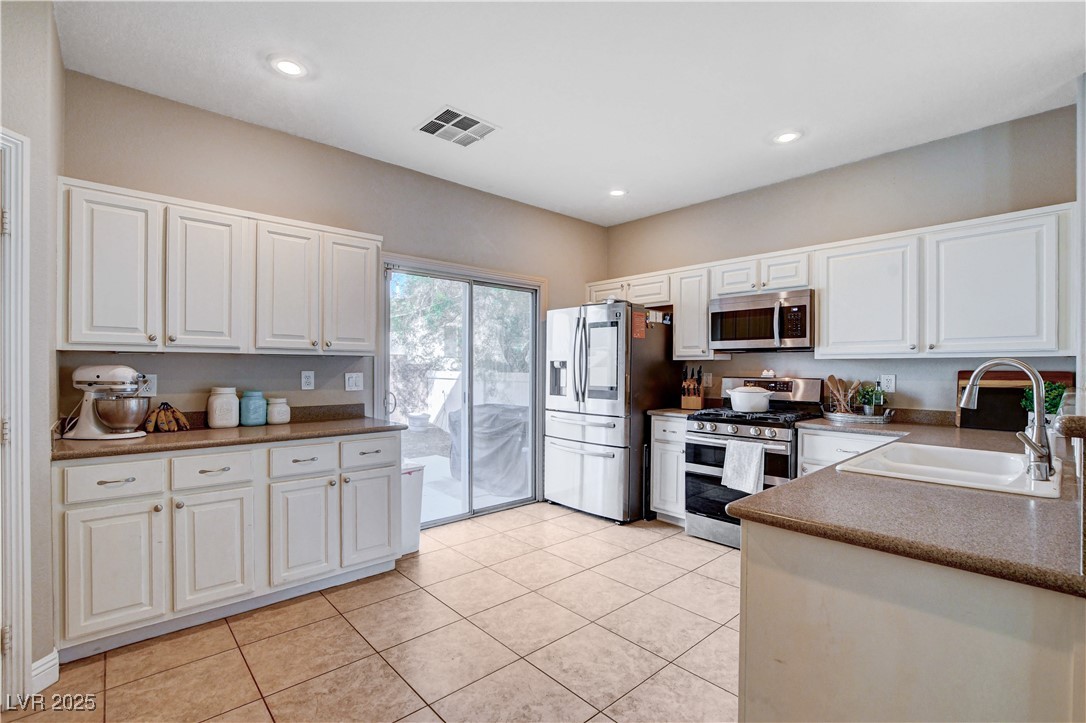8340 Winterchase Place Property Photo 13
