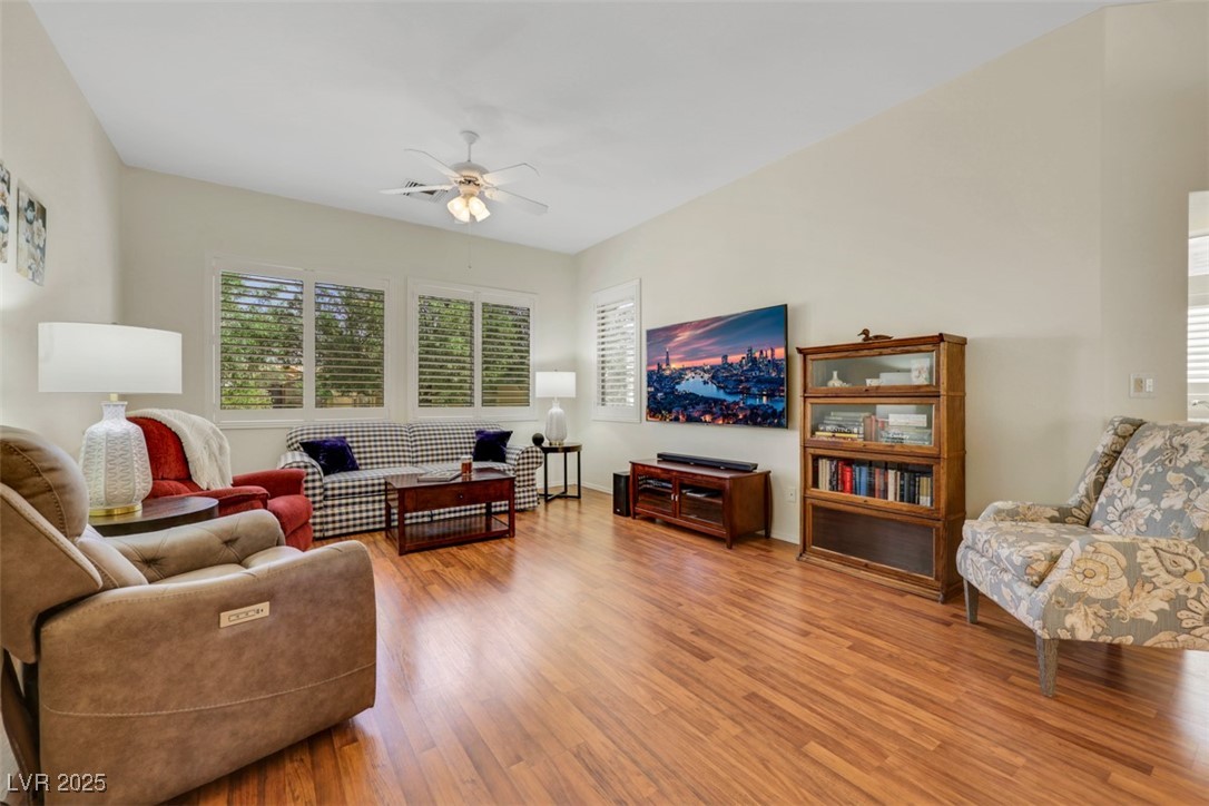 10532 Sea Palms Avenue Property Photo 1