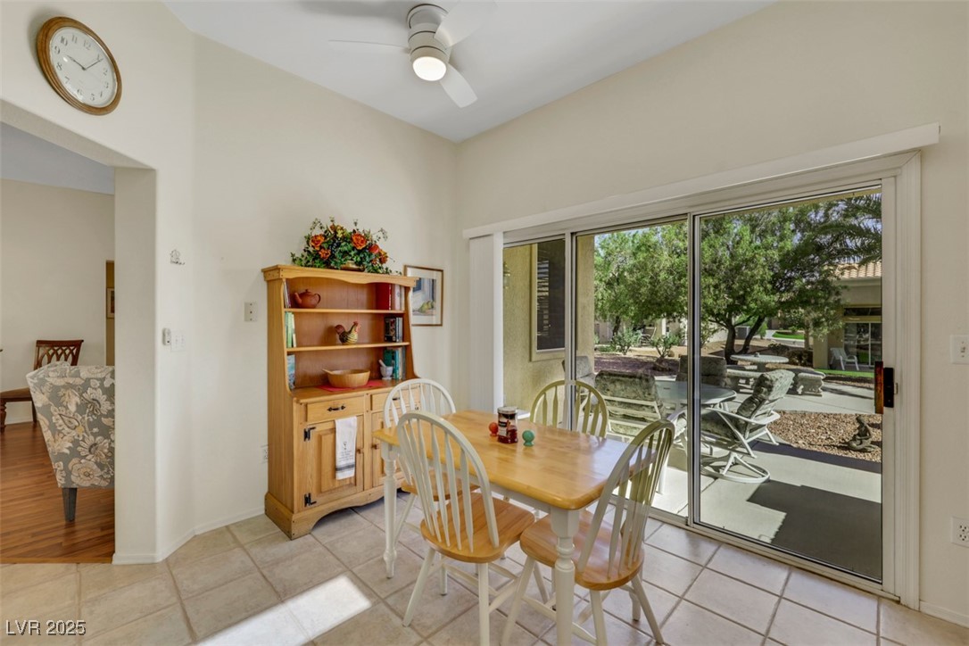 10532 Sea Palms Avenue Property Photo 8