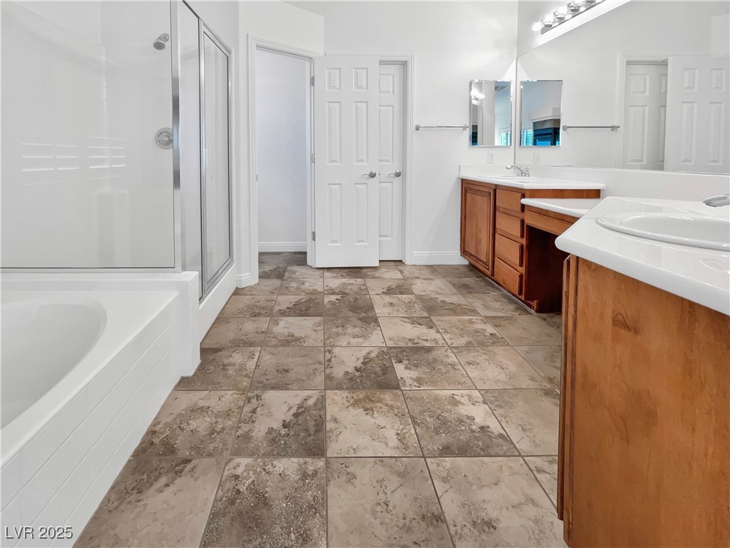 10056 Cranbrook Falls Court Property Photo 16