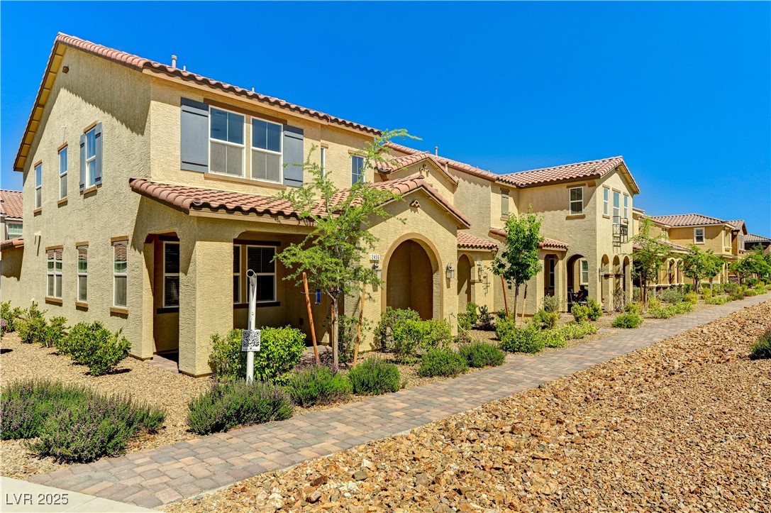2456 Bagnara Place Property Photo 3