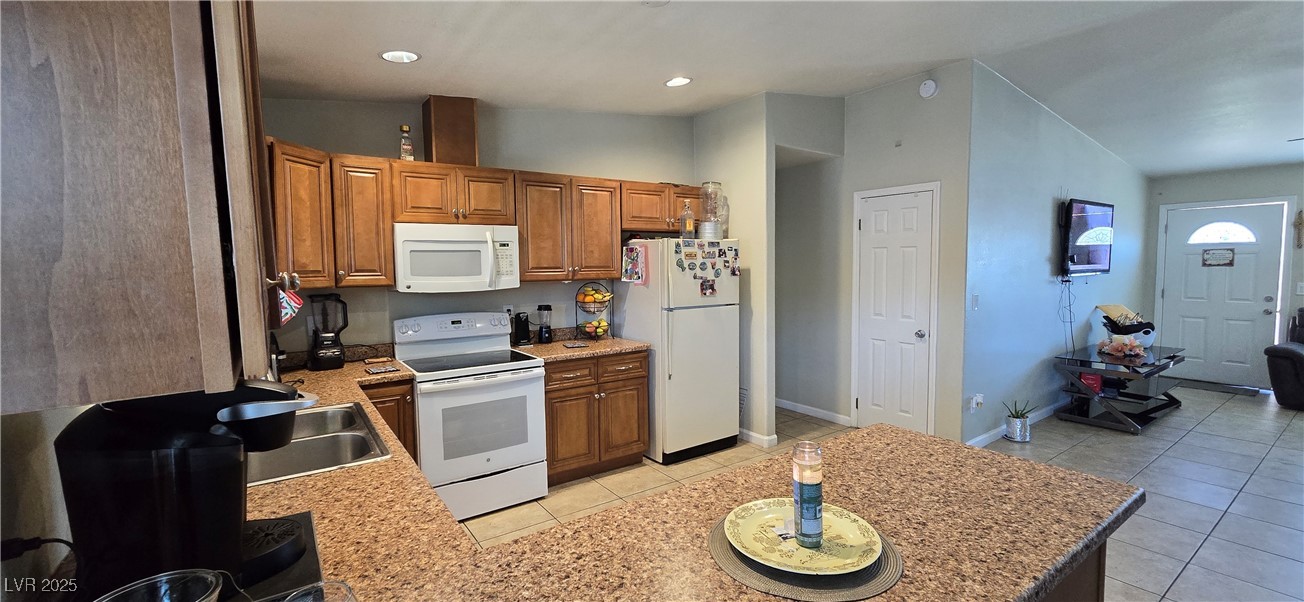 4690 East California Avenue Property Photo 25